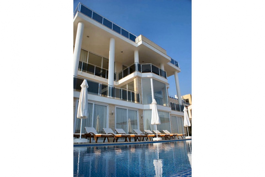 Villa Beyaz - 4 Oda -8 Kişilik - Kalkan