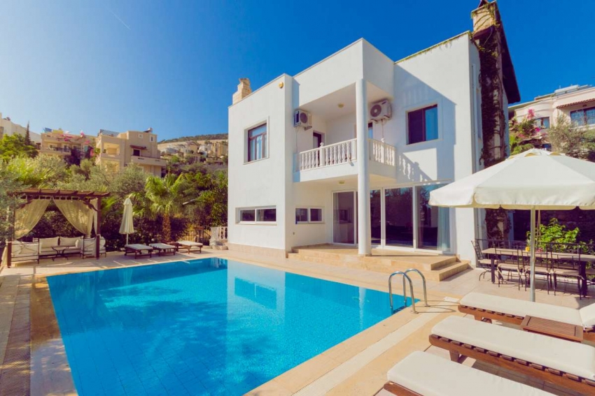 Villa Güzel - 5 Oda - 10 Kişilik - Kalkan